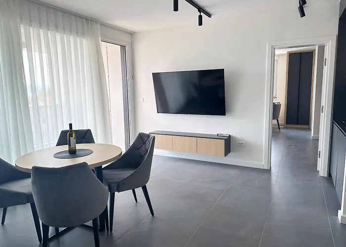 Apartments Teo - Center With Free Parking