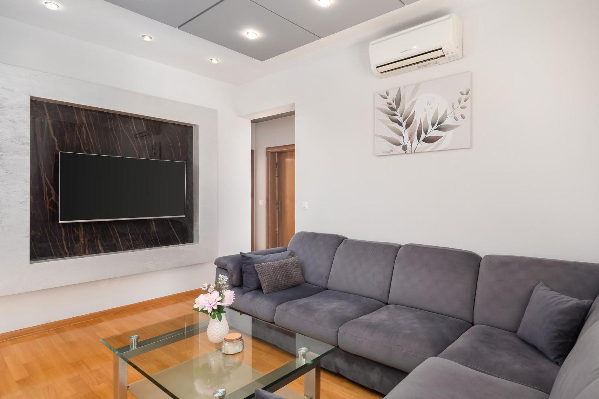 Apartmán Teo - Center With Free Parking