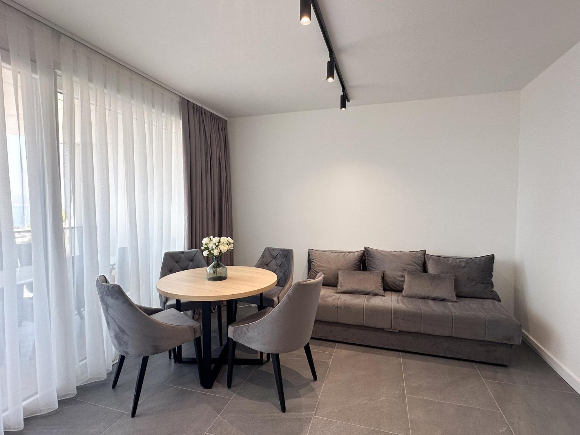 Teo - Center With Free Parking Apartmán *